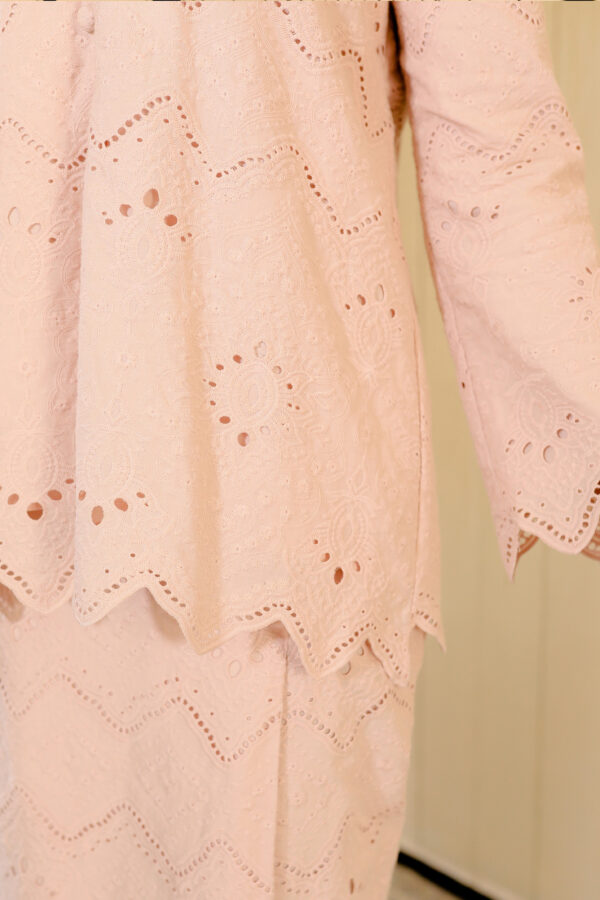 NUANSA Kurung 2.0 in Blush Cream - Image 3